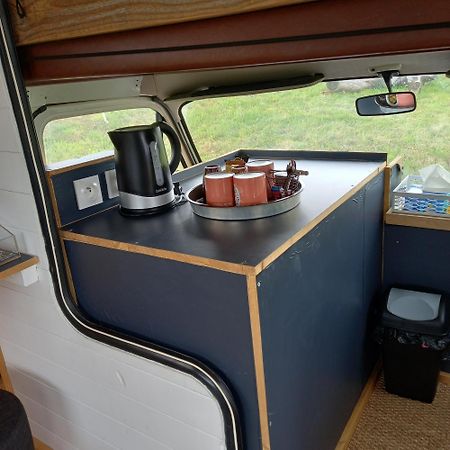 Camping Car Vintage Saint-Barthelemy-le-Plain Exterior photo