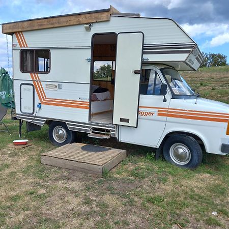 Camping Car Vintage Saint-Barthelemy-le-Plain Exterior photo