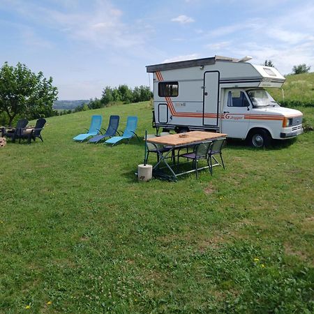 Camping Car Vintage Saint-Barthelemy-le-Plain Exterior photo